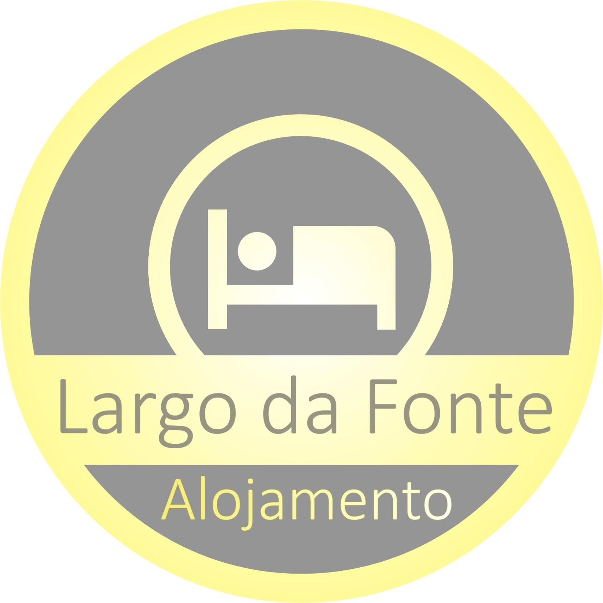 Отель Largo Da Fonte Сертан Экстерьер фото